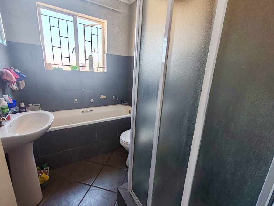 2 Bedroom Property for Sale in Baillie Park North West